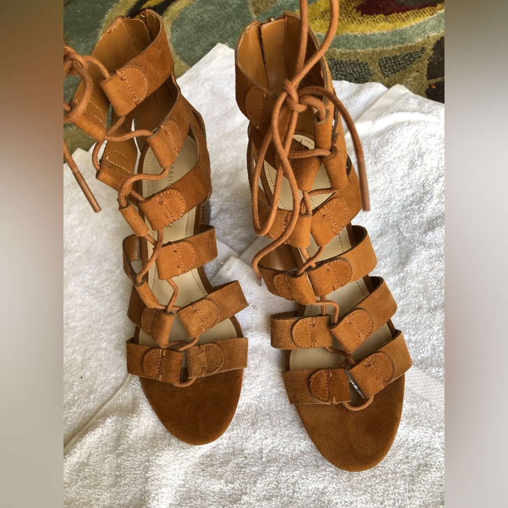NEW Marc Fisher Strappy Sandals with Stacked Heel Size 6